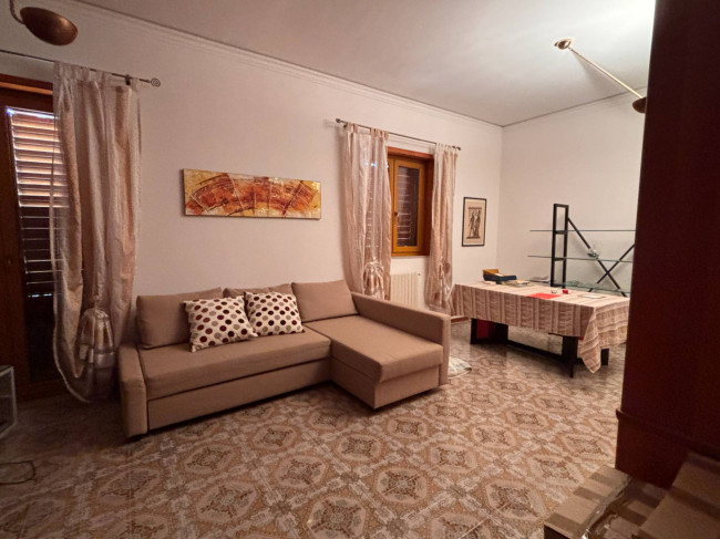 Intero stabile residenziale in vendita a Mascalucia (CT)