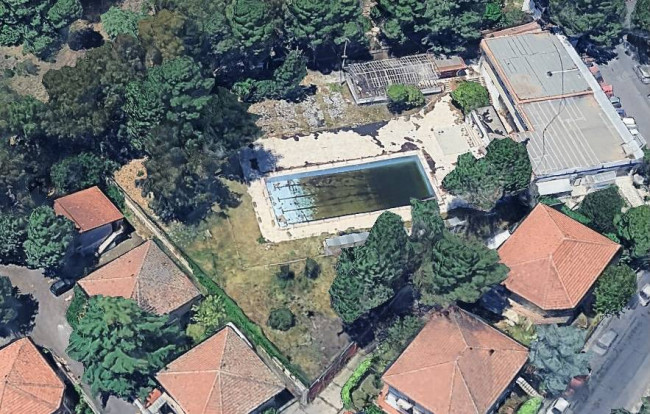 Intero stabile residenziale in vendita a Pedara (CT)