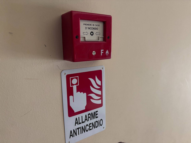 Intero stabile residenziale in vendita a Pedara (CT)