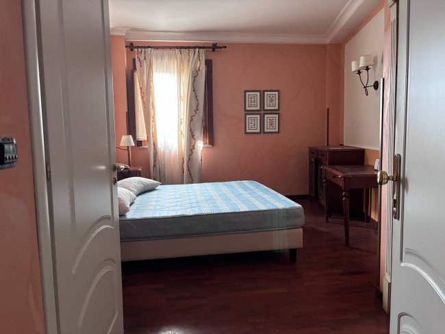 Intero stabile residenziale in vendita a Pedara (CT)