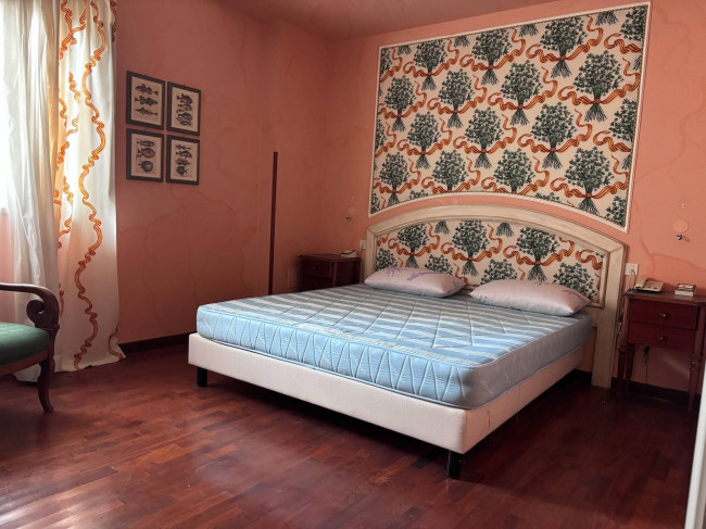 Intero stabile residenziale in vendita a Pedara (CT)