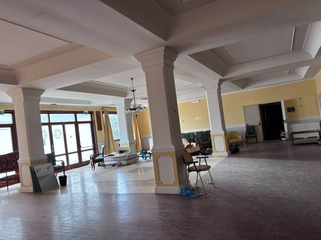 Intero stabile residenziale in vendita a Pedara (CT)