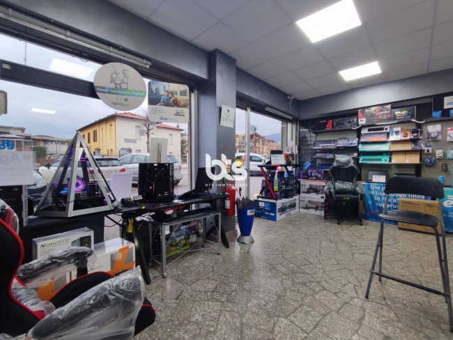 Locale commerciale in vendita a Grumello del Monte