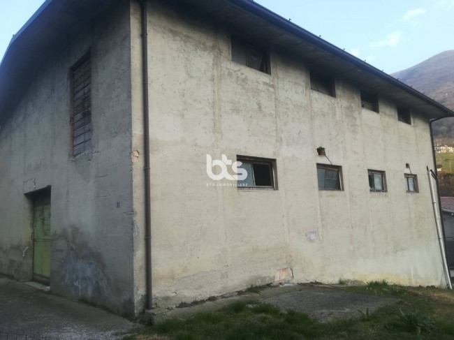 Deposito in vendita a Adrara San Rocco