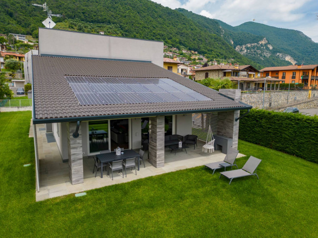 Villa in vendita a Sarnico