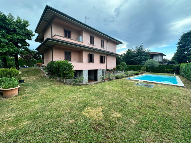 Bifamiliare in vendita a Brusaporto