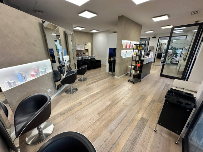 Attività commerciale in vendita a Adro