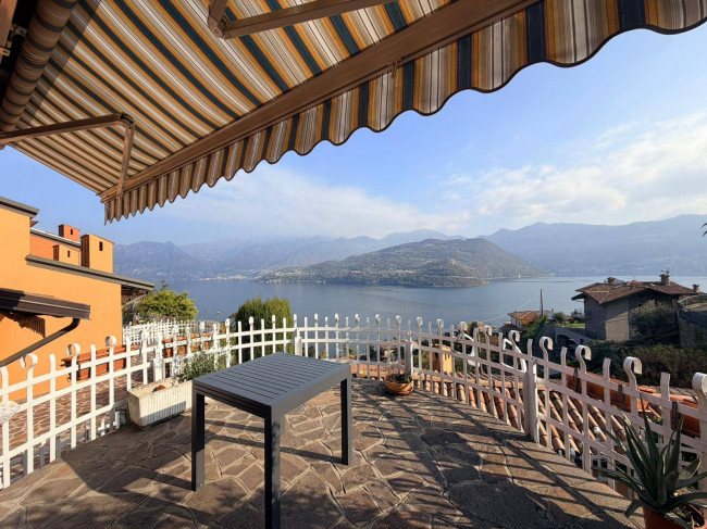 Appartamento in vendita a Tavernola Bergamasca