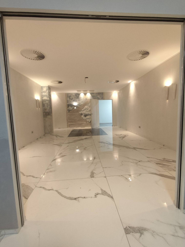 Attività commerciale in affitto a Sarnico