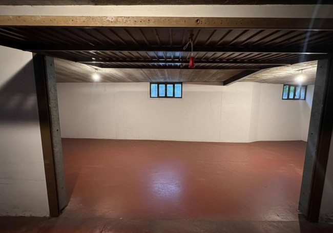 Box o garage in affitto a Sarnico