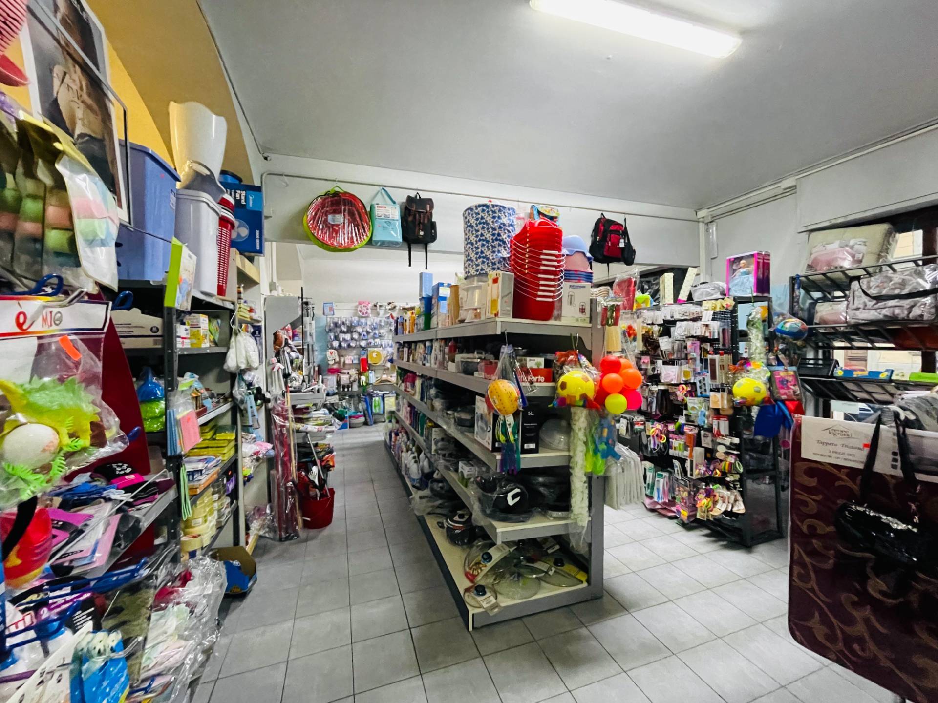 Locale Comm.le in Affitto