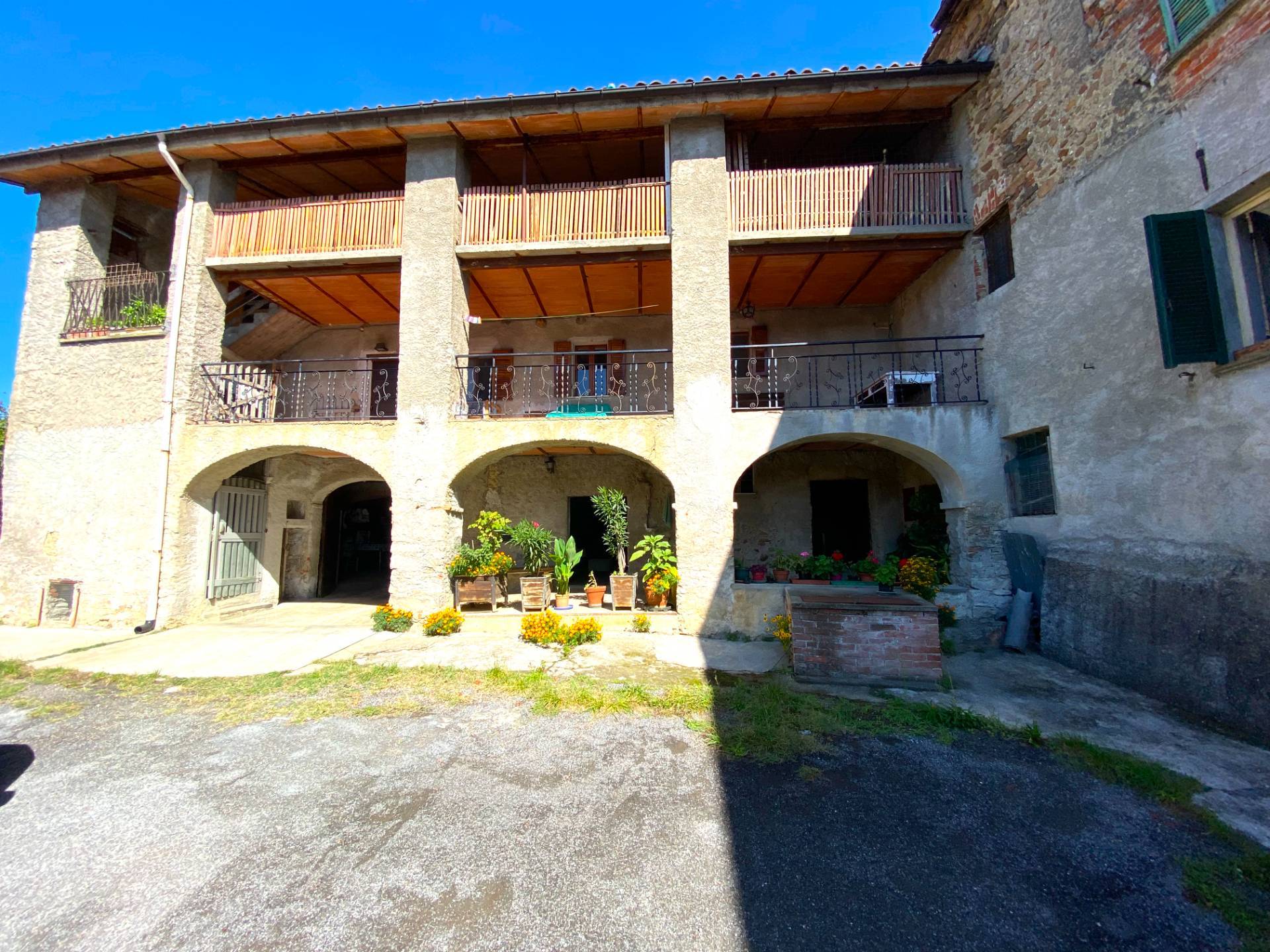 Casa indipendente in vendita a Sale Delle Langhe (CN)