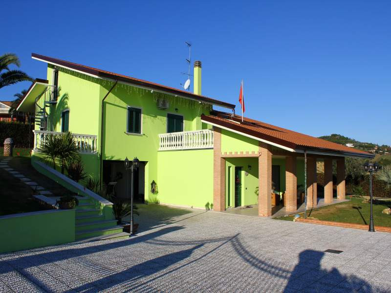 villa in Via del Semaforo a Martinsicuro