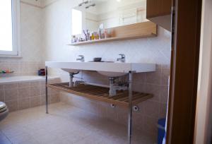 Villa in vendita a Acquaviva Picena