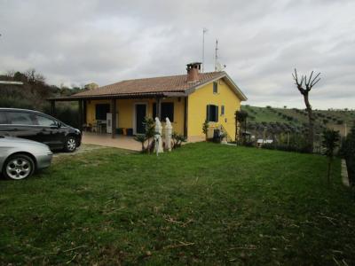 Villa in vendita a Monsampolo del Tronto