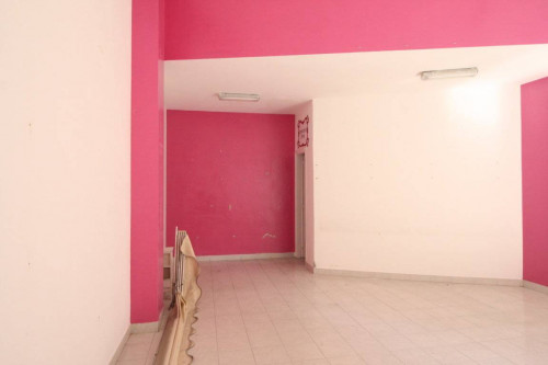Locale commerciale in affitto a Grottammare