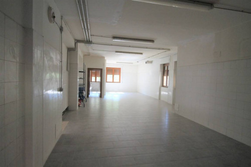 Locale commerciale in affitto a San Benedetto del Tronto