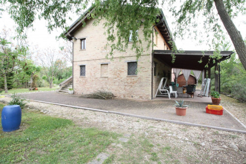 Rustico/Casale in vendita a Castel di Lama