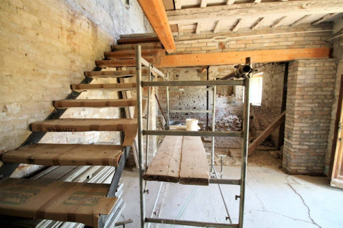 Rustico/Casale in vendita a Carassai