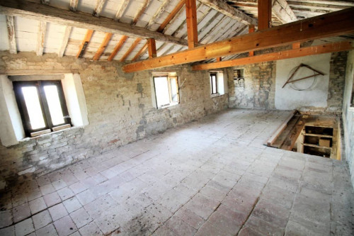 Rustico/Casale in vendita a Carassai