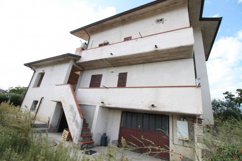 Appartamento in vendita a Bellante