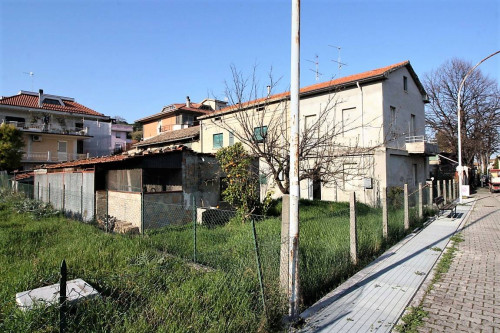 Casa singola in vendita a Castel di Lama