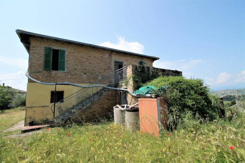 Casa indipendente in vendita a Castorano