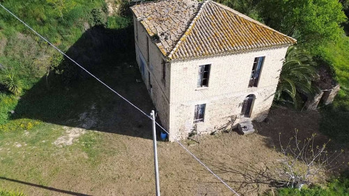 Rustico/Casale in vendita a Colonnella