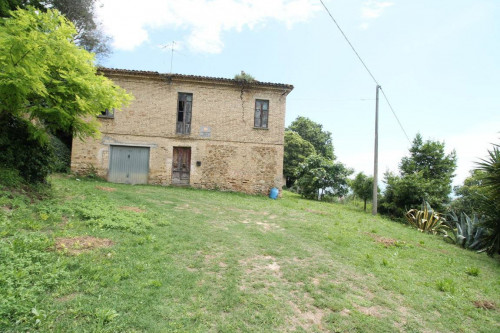Rustico/Casale in vendita a Colonnella