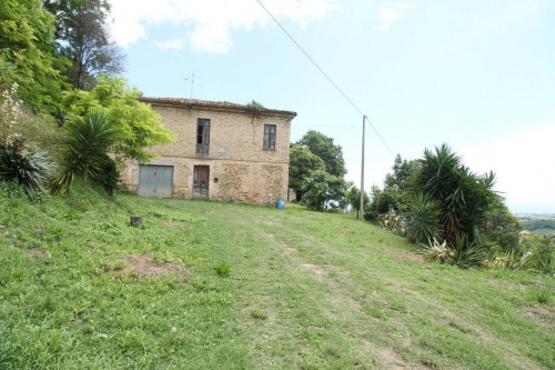 Rustico/Casale in vendita a Colonnella