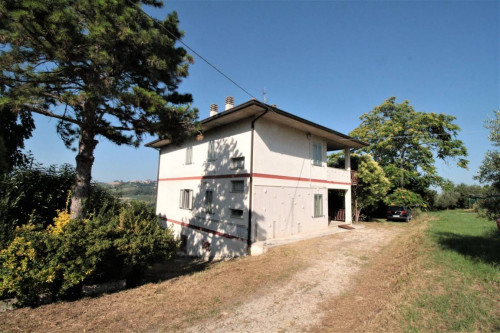 Casa indipendente in vendita a Castel di Lama