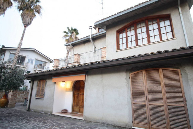 Casa indipendente in vendita a Alba Adriatica