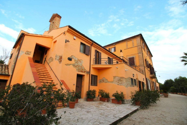 Palazzo Storico in vendita a Offida