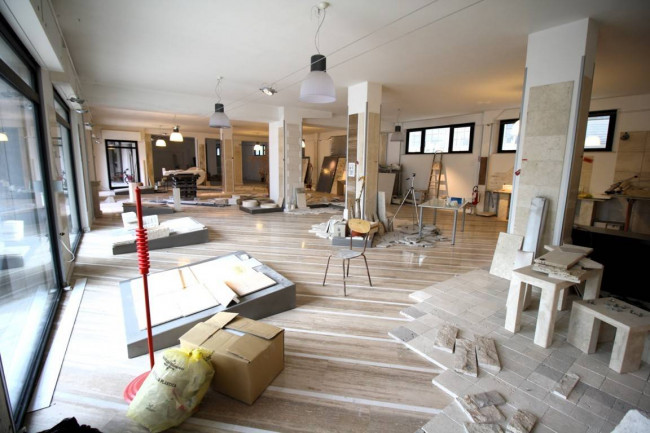 Locale commerciale in vendita a Ascoli Piceno