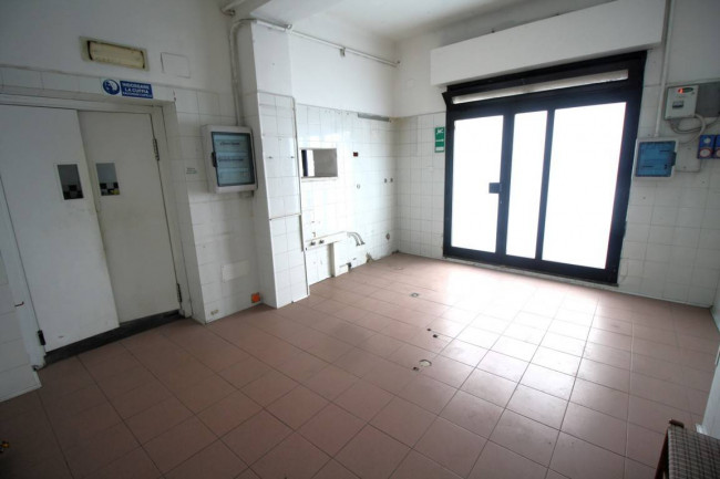 Locale commerciale in vendita a Spinetoli