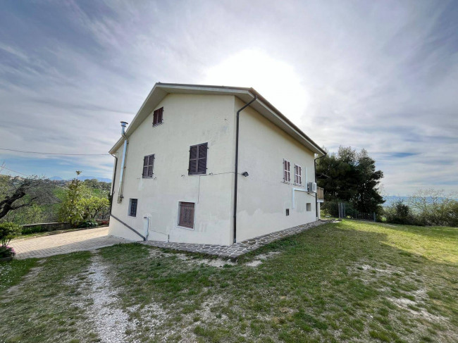 Villa in vendita a Offida