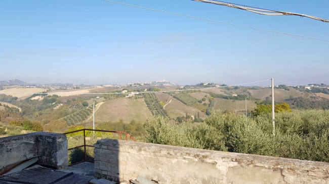 Rustico/Casale in vendita a Monsampolo del Tronto