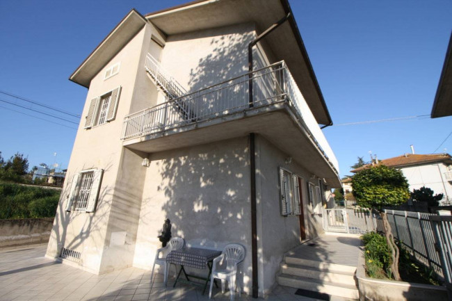 Casa indipendente in vendita a Colli del Tronto