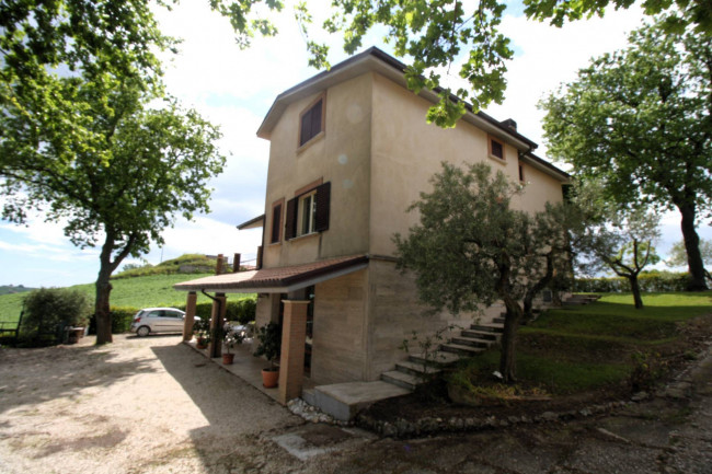Villa in vendita a Ancarano
