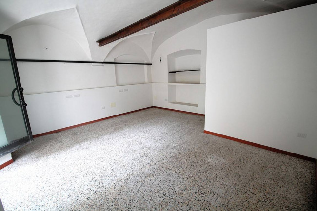 Locale commerciale in vendita a Ascoli Piceno