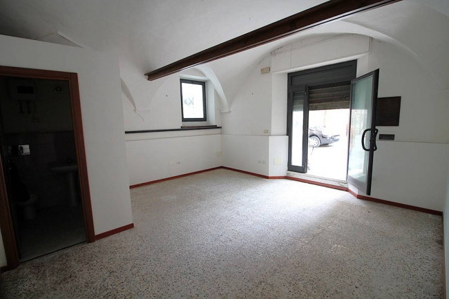 Locale commerciale in vendita a Ascoli Piceno