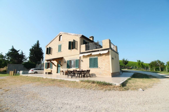 Rustico/Casale in vendita a Castignano