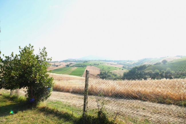 Rustico/Casale in vendita a Castignano