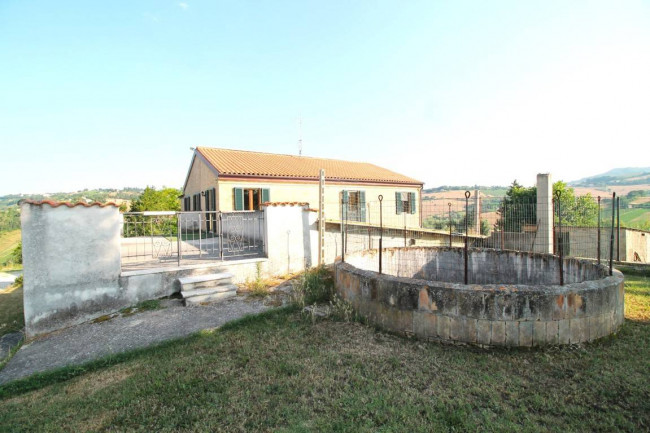 Rustico/Casale in vendita a Castignano