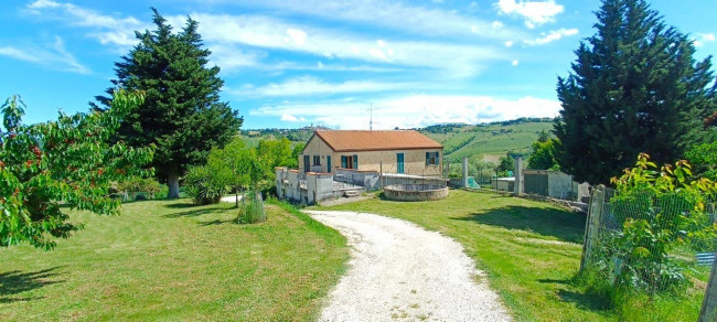 Rustico/Casale in vendita a Castignano