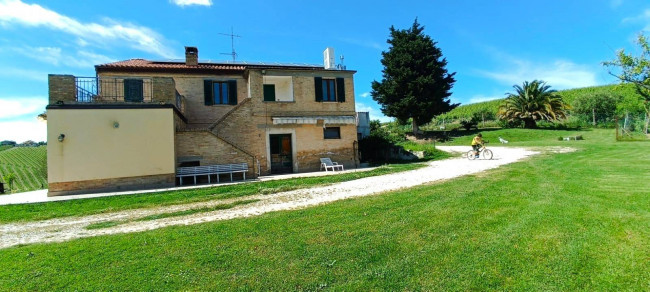 Rustico/Casale in vendita a Castignano