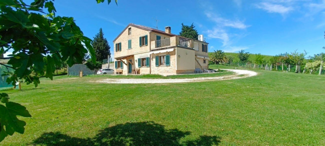 Rustico/Casale in vendita a Castignano