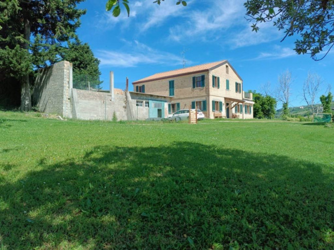 Rustico/Casale in vendita a Castignano