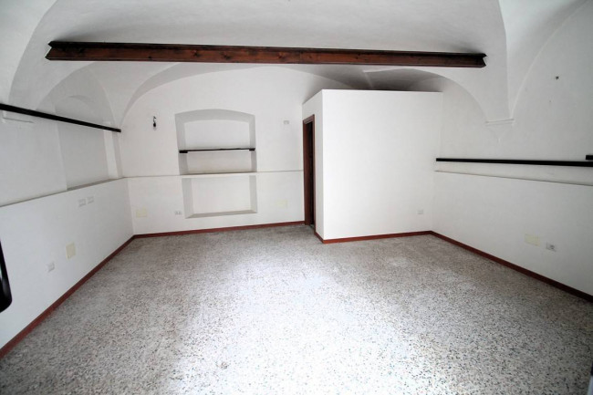 Locale commerciale in vendita a Ascoli Piceno