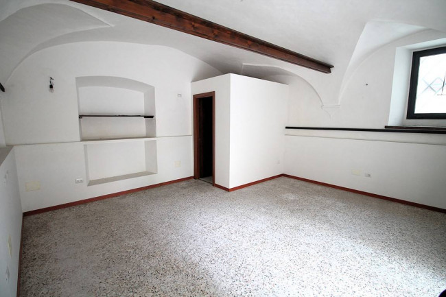 Locale commerciale in vendita a Ascoli Piceno